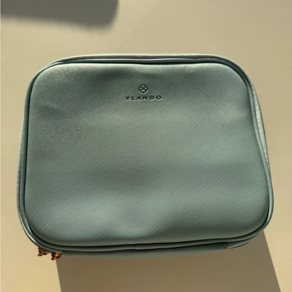 Vlando Travel Makeup Case Organizer Vanity Cosmetic Train Case Mint